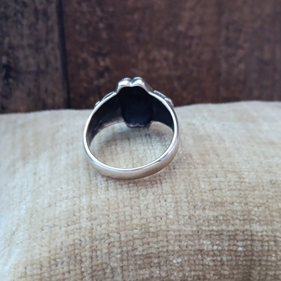 Silver Ring - Picture 3 of 12
